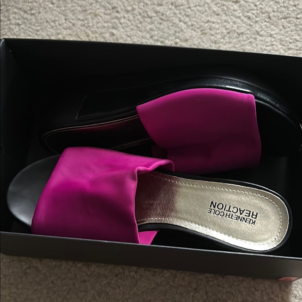 Kenneth Cole Reaction Pink Mules Sleek Minimalist Design